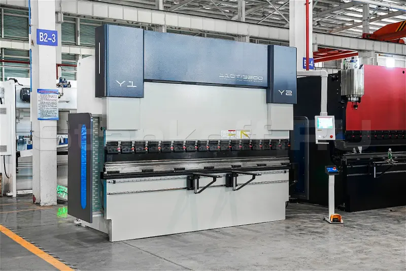 Сервогидравлический листогибочный пресс с ЧПУ VSP -110T/3200