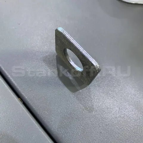 Поставка и запуск оптоволоконного лазерного станка для резки металла  STL-1545FP/1500 Raycus в Казани