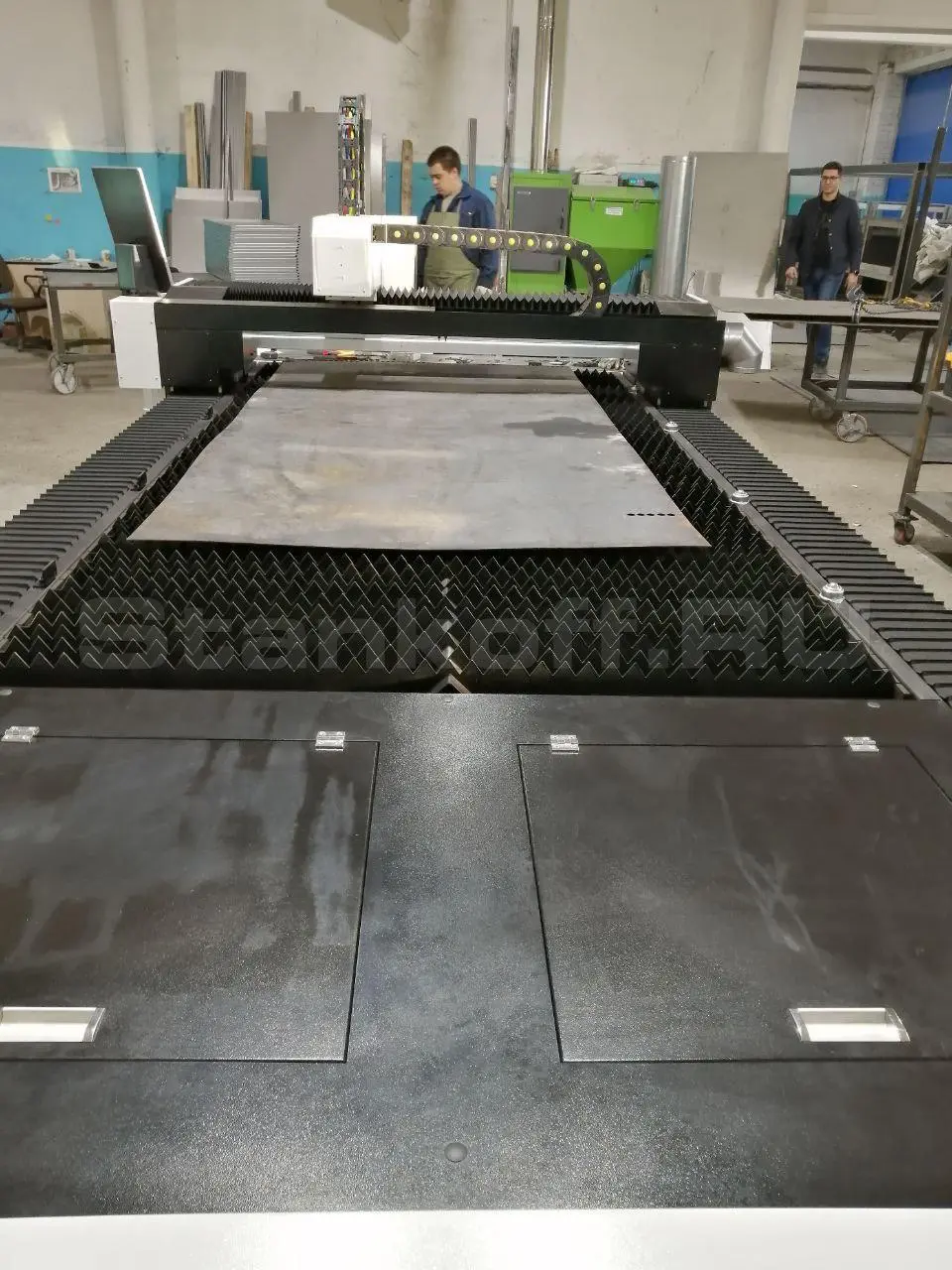 Рабочее поле станка 1500x3000	

