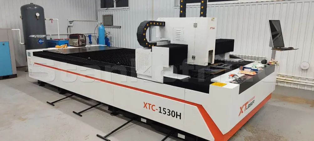 Оптоволоконный станок для резки металла XTC-1530H/3000 Raycus