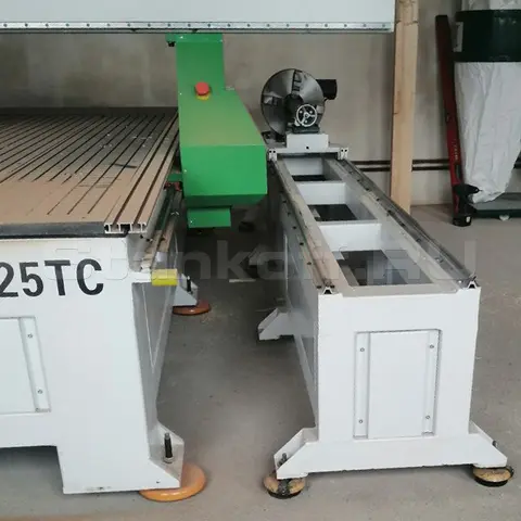 Пусконаладка фрезерно-гравировального станка с ЧПУ WOODTEC HR 1325TC с токарной приставкой в Рубцовске