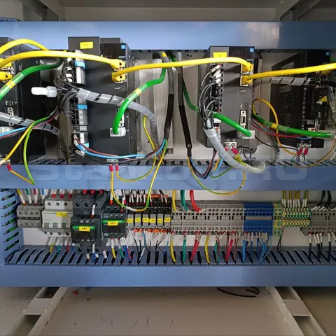 Электрические компоненты SCHNEIDER ELECTRONIC