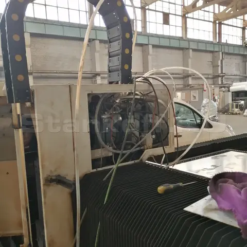 Замена оптоволокна на оптоволоконном лазерном станке в Москве