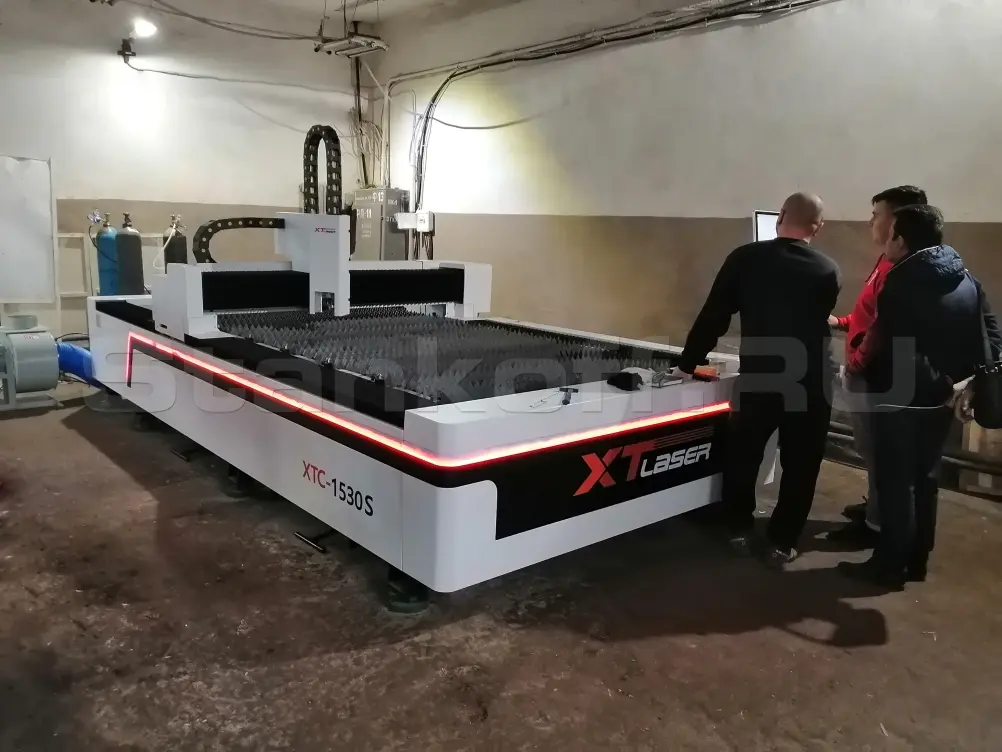 Поставка и пусконаладка оптоволоконного лазерного станка по металлу XTC-1530H/1500 Raycus в Таганроге