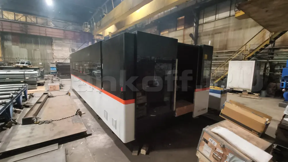 Высокомощный оптоволоконный лазерный станок в защитной кабине XTC-1560GP/12000 Raycus