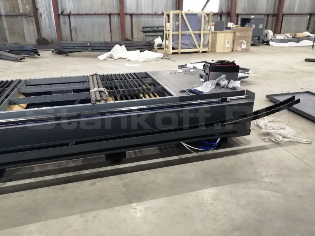 Пусконаладка оптоволоконного лазерного станка для резки листов и труб STL-1560FPT/6000 Raycus в Кемерово