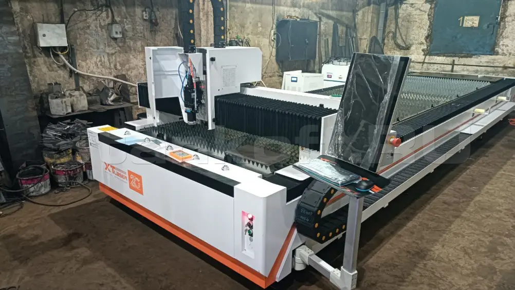 Оптоволоконный лазерный станок для резки металла XTC-1560H/6000 Raycus