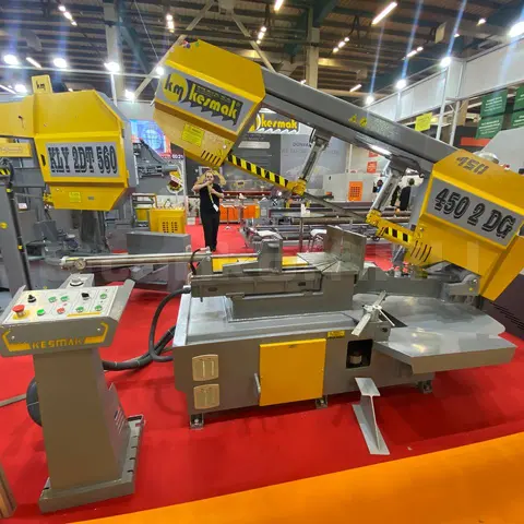 Полуавтоматический ленточнопильный станок по металлу KESMAK KMY DG 450 2