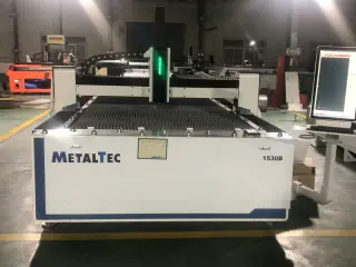 Оптоволоконный лазерный станок для резки металла MetalTec 1530B/2000 Maxphotonics — фото 4