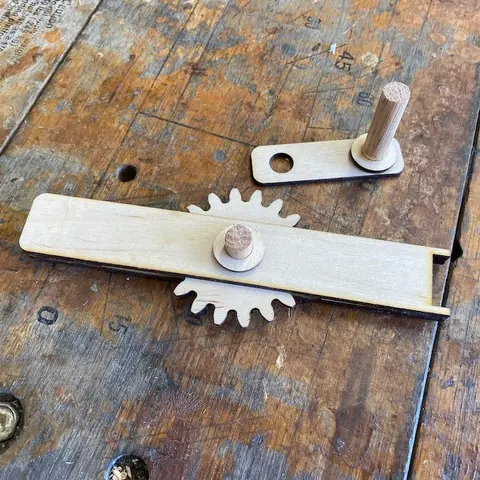 Три классных DIY проекта — игрушки для ребенка своими руками [Чертежи прилагаются]