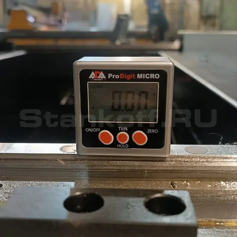 Пусконаладка оптоволоконного лазерного станка для резки металла XTC-1530H/3000 Raycus и гидравлического листогибочного пресса MetalTec HBM 125/3200М E22 в Ревде