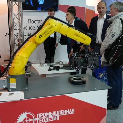 Промышленный робот Fanuc LR Mate 200iD