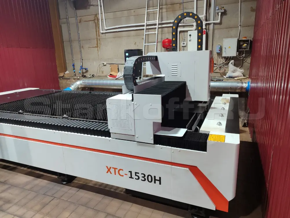 Оптоволоконный станок для резки металла XTC-1530H/2000 Raycus