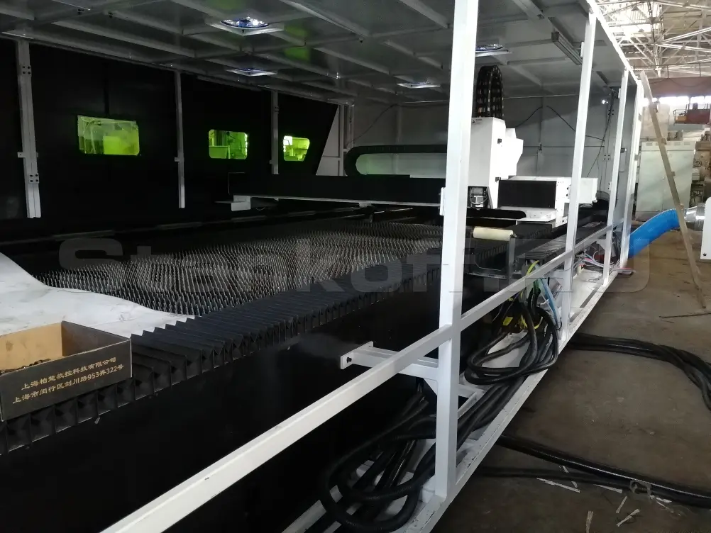 Пусконаладка оптоволоконного лазерного станка с защитной кабиной XTC-2560GP/12000 Raycus в Армении
