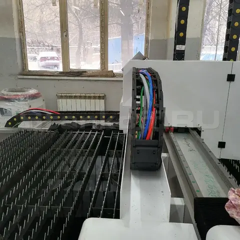 Поставка и запуск оптоволоконного лазерного станка для резки металла XTC-1530H/2000 Raycus в Набережных-Челнах