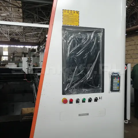 Пусконаладка оптоволоконного лазерного станка с защитной кабиной XTC-2560GP/12000 Raycus в Армении