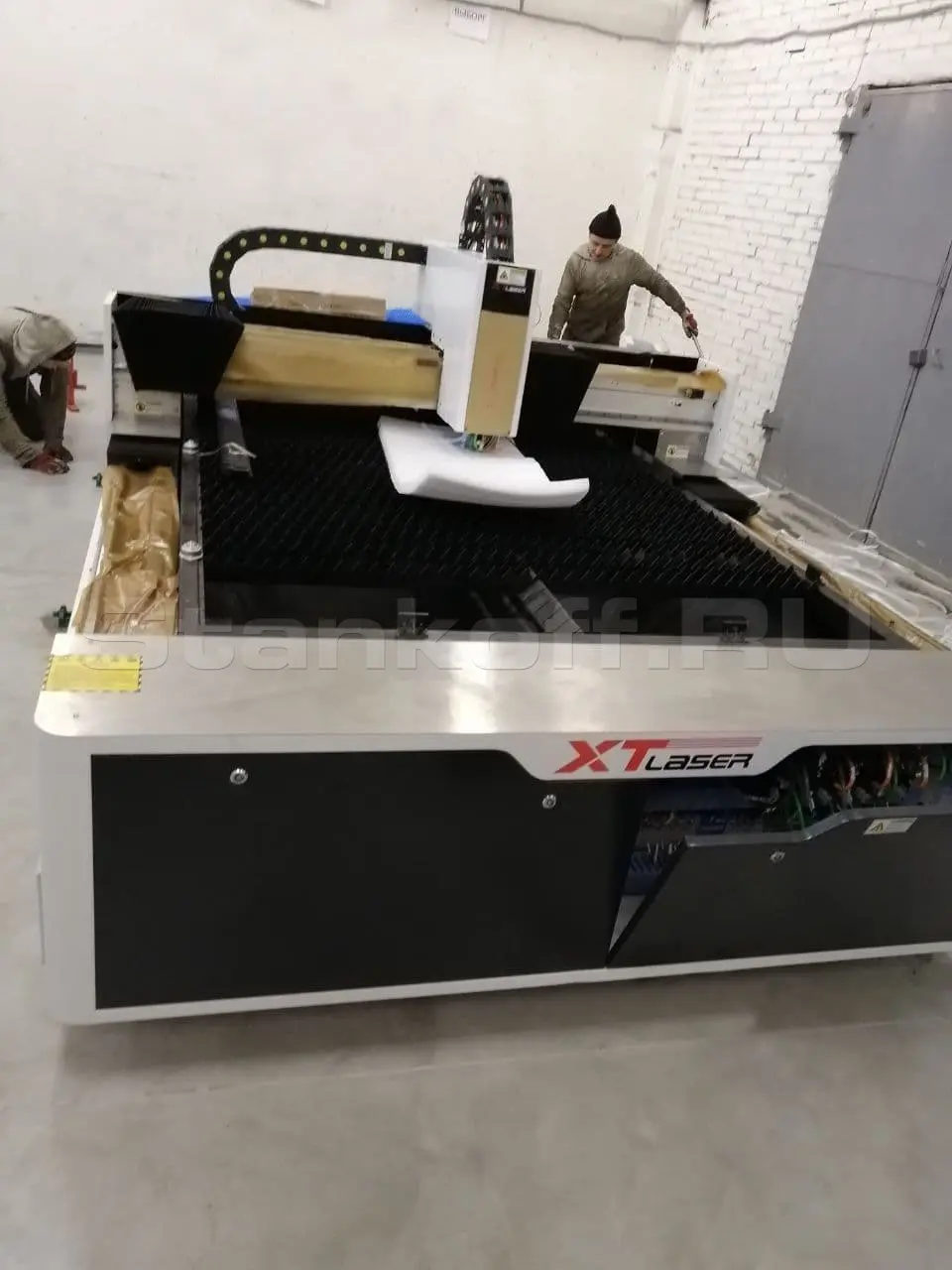 Поставка и запуск лазерного станка для резки листового металла XTC-1530H/1500 IPG  в Санкт-Петербурге