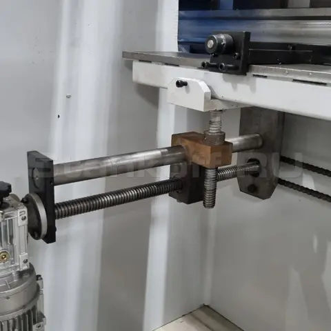 Пусконаладка гидравлического листогибочного пресса MetalTec HBM 40/2500 E22 в Казани