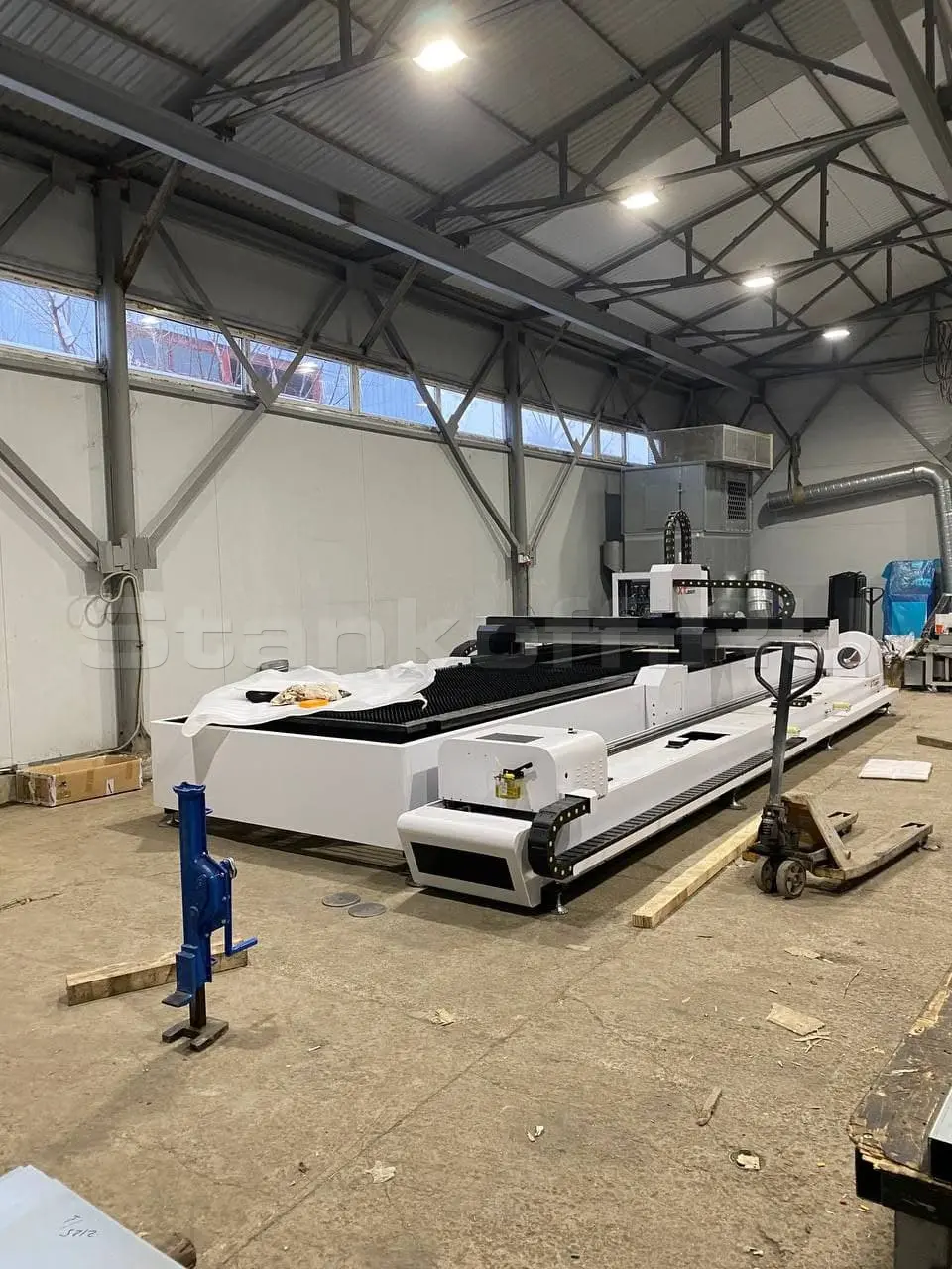 Пусконаладка оптоволоконного лазера для листов и труб XTC-HET 6015/1500 Raycus