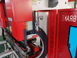 Синхронизированный гидравлический листогибочный пресс KPH 40-1300 4 axis — фото 3