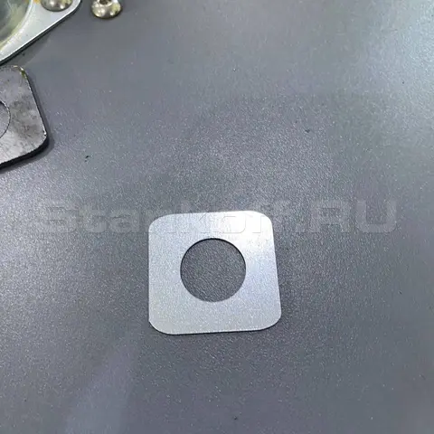 Поставка и запуск оптоволоконного лазерного станка для резки металла  STL-1545FP/1500 Raycus в Казани