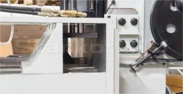 Автоматический ленточнопильный колонный  станок Stalex BS-500GА
