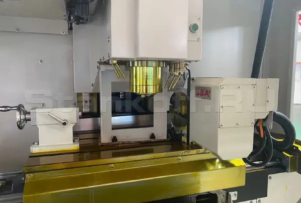 Вертикально обрабатывающий центр KMT KVL1055-F