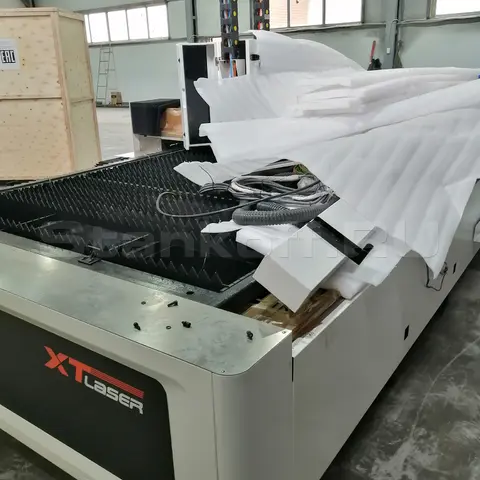 Поставка и запуск оптоволоконного лазерного станка XTC-1530H/2000 Raycus в Златоусте
