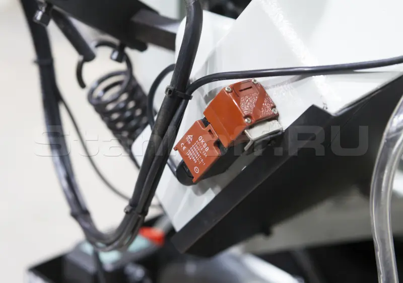 Ручная ленточная пила по металлу BS-260G