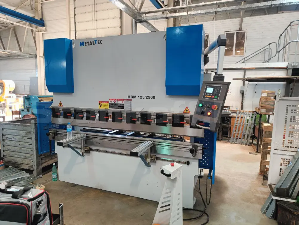 Гидравлический листогибочный пресс MetalTec HBM 125/2500 E22
