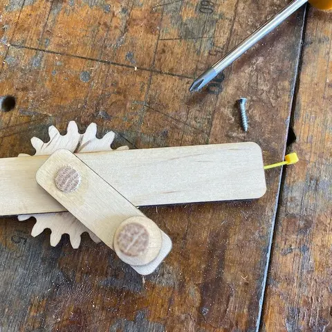 Три классных DIY проекта — игрушки для ребенка своими руками [Чертежи прилагаются]