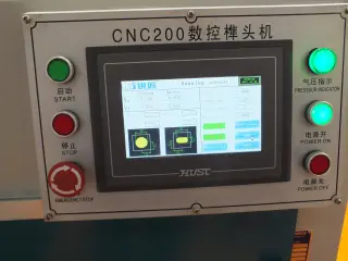 Фрезерный станок с ЧПУ для нарезания шипа стульев и столов CNC-200 — фото 4