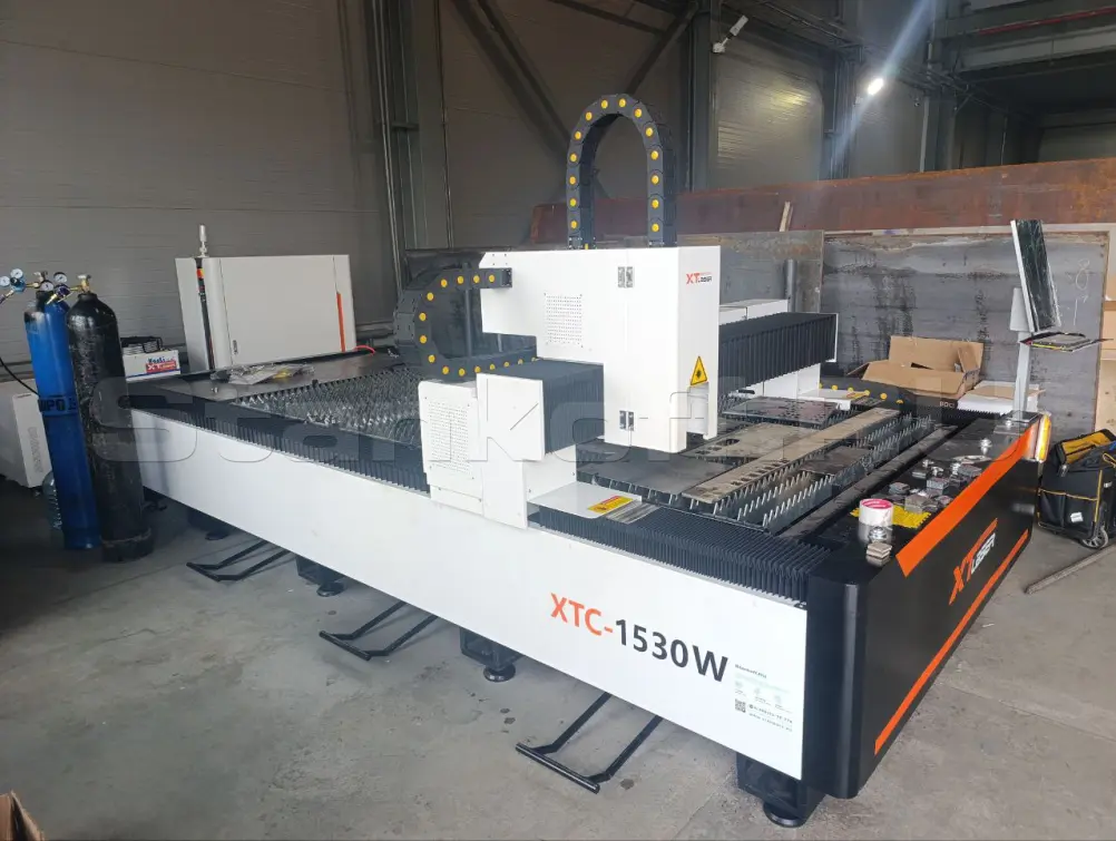 Пусконаладка оптоволоконного лазерного станка для резки металла XTC-1530W/6000 Raycus в Казани