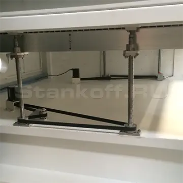 Подъемный стол 