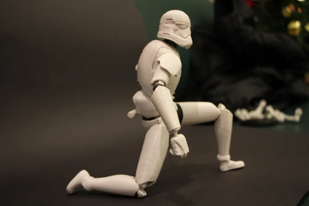 Подвижная фигурка штурмовика из звездных войн на 3D принтере — файлы для печати прилагаются!