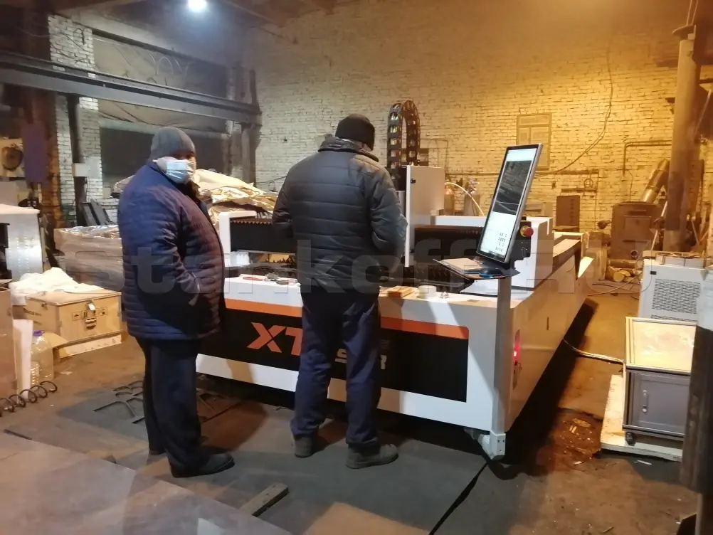 Поставка и запуск оптоволоконного лазерного станка по металлу XTC-1530H/1500 Raycus в Туймазах