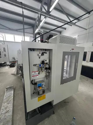 Фрезерный обрабатывающий центр NINGBO BLIN MACHINERY BL-V4 PLUS — фото 6