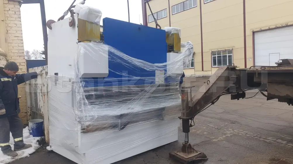 Поставка листогибочного пресса с ЧПУ PBA 110-2500-4C в Тулу