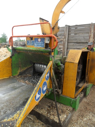 Барабанный измельчитель древесины HM6-400EM