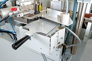 Кромкооблицовочный станок KM 500