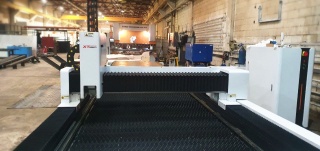 Оптоволоконный лазерный станок для резки металла XTC-1530E/1500 Max