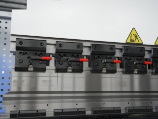 Гидравлический листогибочный 8-осевой пресс KRRASS PBS 80/2500 8 axis