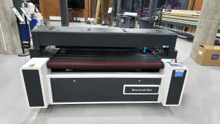 Лазерный станок CO2 с конвейерным столом JW2030-M7-CP/180W