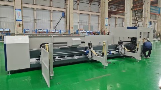 Оптоволоконный лазерный труборез с наклонной головой и автоматической системой погрузки A12-CA/3000 Raycus