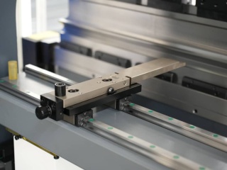 Гидравлический листогибочный пресс KRRASS SPB 110/2500 4 axis