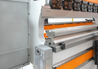Листогибочный гидравлический пресс Power Bend FALCON 4 оси 3100 - 135