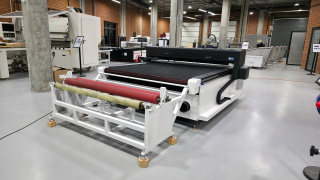 Лазерный станок CO2 с конвейерным столом JW2030-M7-CP/180W