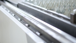 Оптоволоконный лазерный станок для резки металла XTC-1530W/6000 Raycus