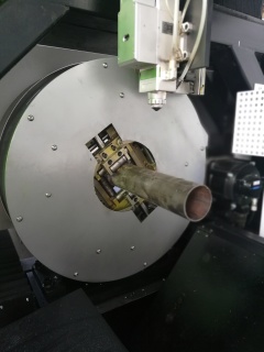 Волоконный лазерный резак для металлических труб LF60M/500 Raycus