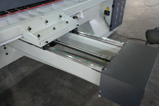 Гидравлическая гильотина для шпона MD310